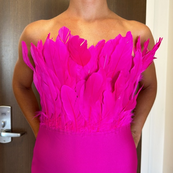 BRAND NEW BELLA BARNETT Parry Feather Strapless Midi Bandage Dress - Picture 2 of 15